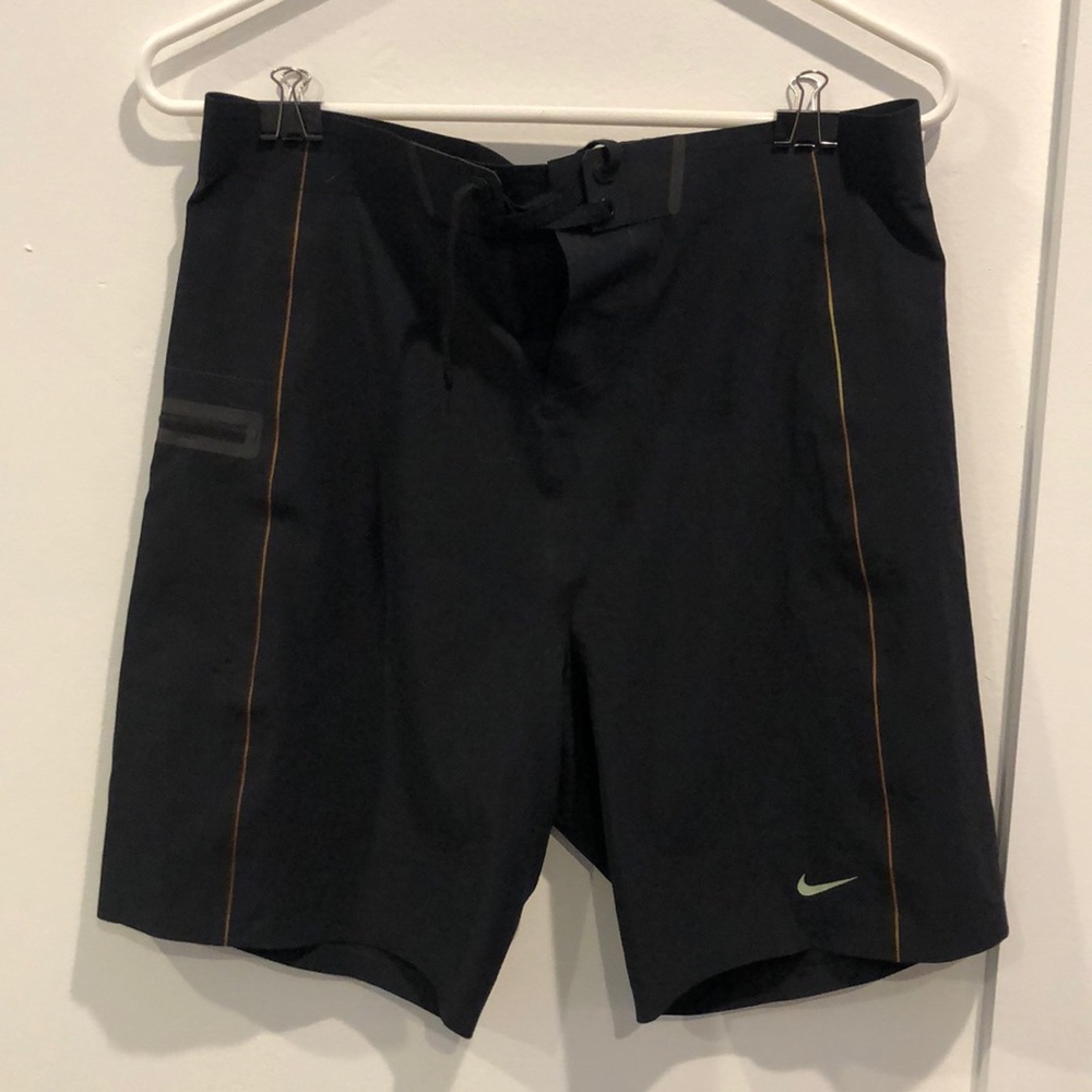 Nike Men’s Surf boardshorts